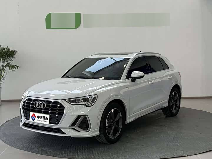 Audi Q3 2022 35 TFSI Stylish and Dynamic