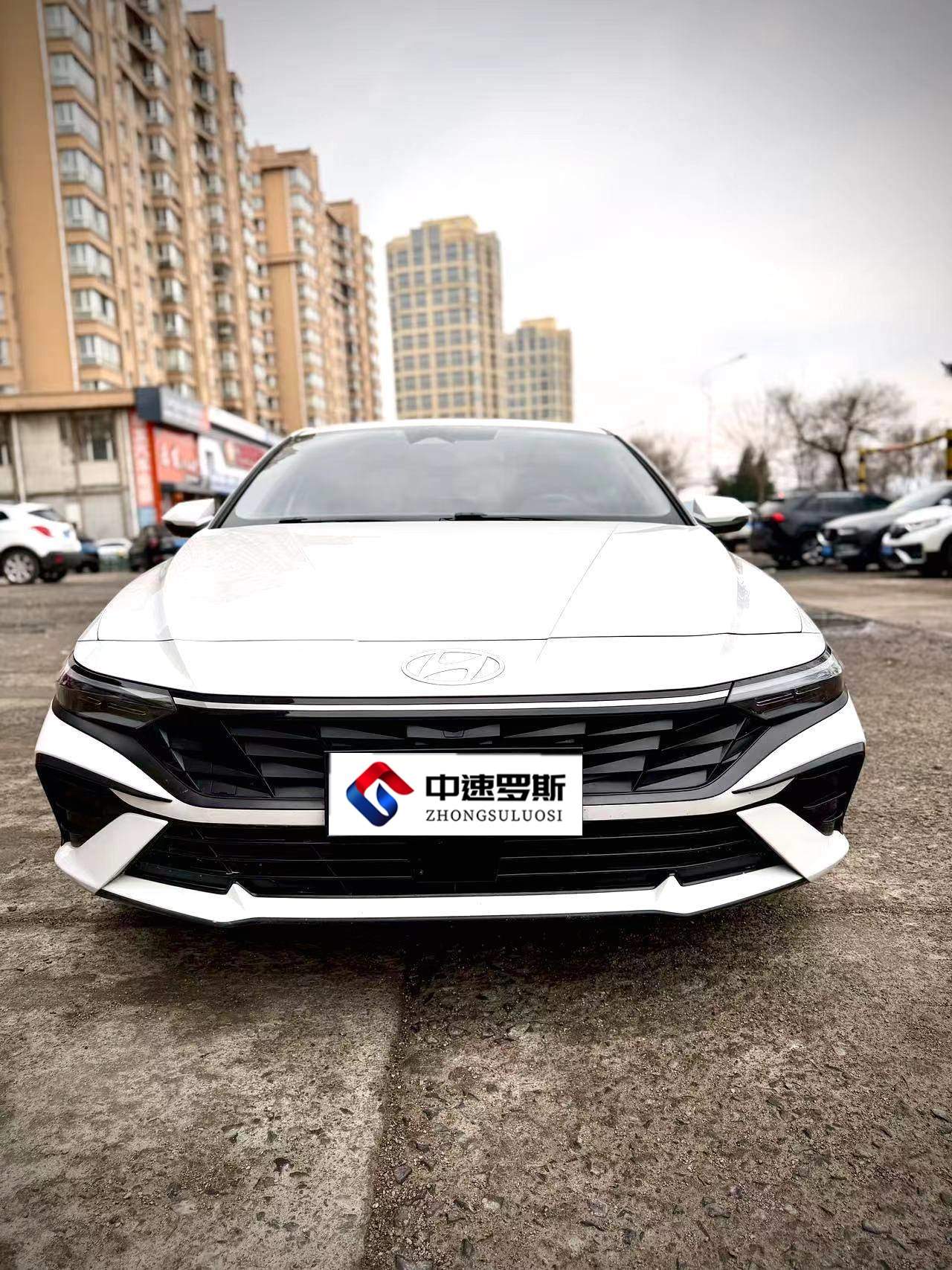 Elantra 2023 1.5L CVT LUX Premium Edition