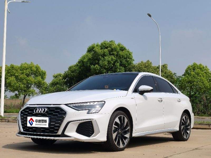 奥迪A3 2023款 改款 A3L Limousine 35 TFSI 时尚运动型